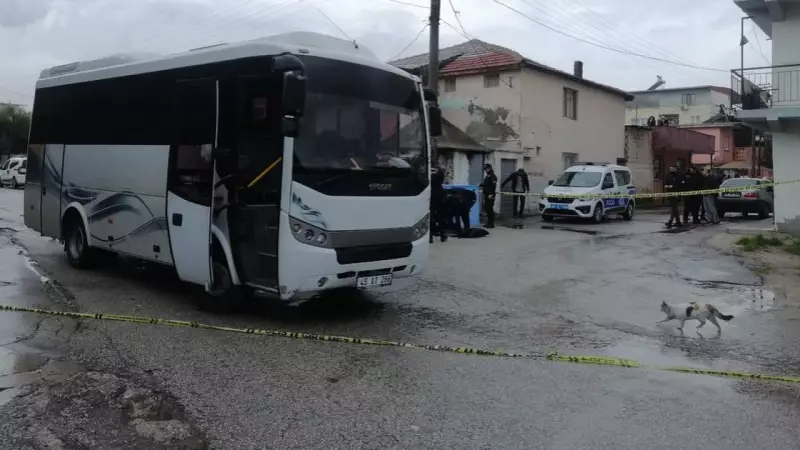 Manisa'da Boşanma Sürecindeki Eşini Sokak Ortasında Öldürdü: 7 Çocuklu Aile Faciası