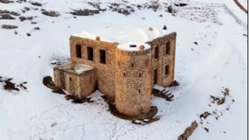 Mardin'de Tarihi İzzet Paşa Karakolu Kar Örtüsüyle Büyüleyici Bir Görünüme Kavuştu