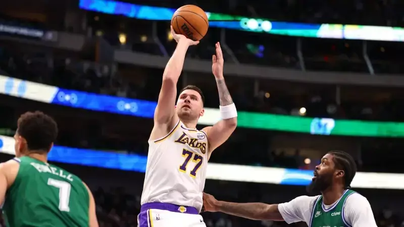 NBA'de Heyecanlı Gece: Lakers Mavericks'i Devirdi, Bulls Celtics'i Yendi