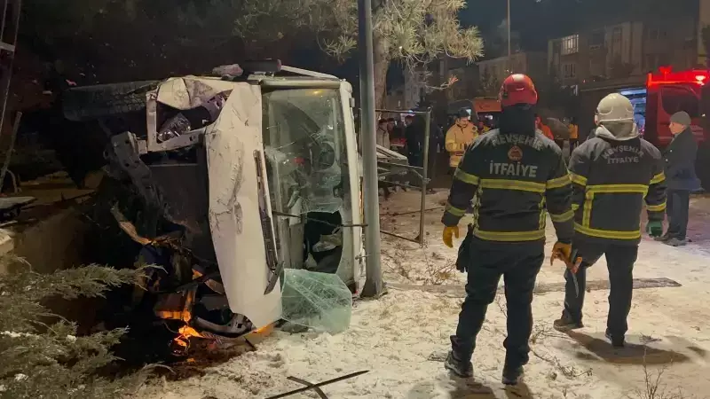 Nevşehir'de Arkadan Çarpma Kazası: 4 Kişi Yaralandı