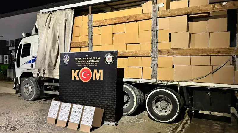 Polisten Büyük Operasyon: Milyonlarca Sahte Banderollü Makarna Ele Geçirildi