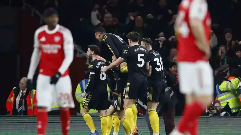 Premier Lig'de Heyecan Dorukta: Manchester United, Arsenal'i 3-2 Yendi