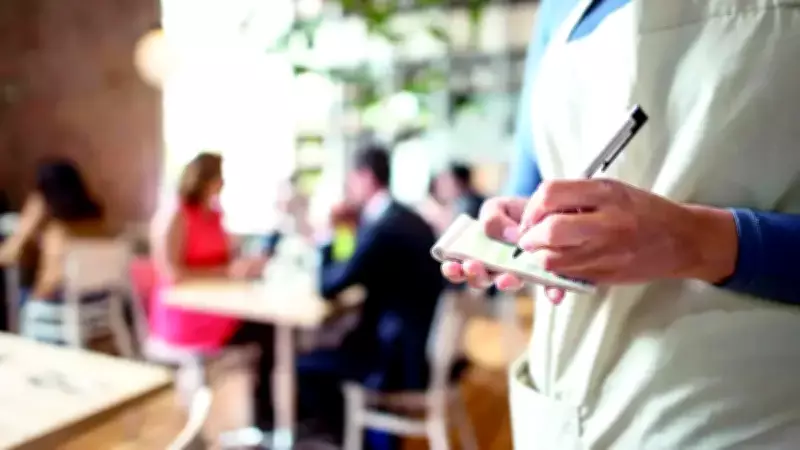 Restoranlarda Kuver ve Servis Ücreti Yasaklandı! Yeni Ticaret Bakanlığı Düzenlemesi