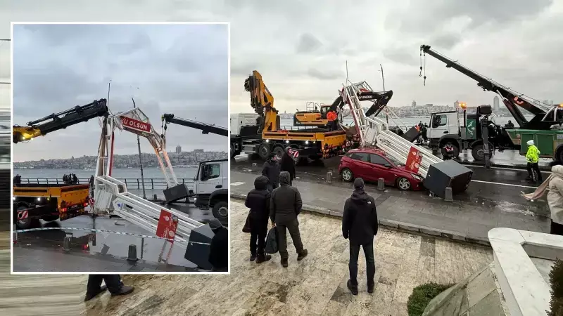 Üsküdar'da Feci Kaza: Harem Sahil Yolu Trafiğe Kapatıldı