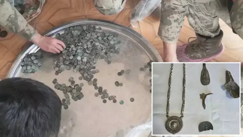 Sınır Operasyonunda 2.638 Antik Sikke ve 6 Süs Eşyası Ele Geçirildi