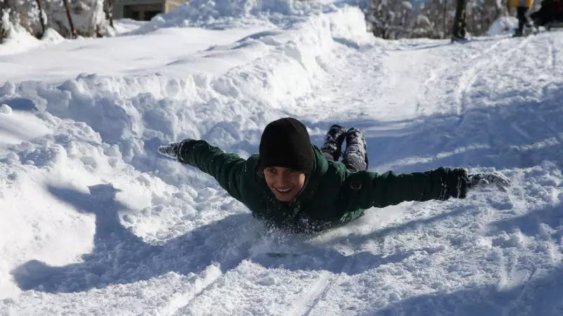 İstanbul'a Kar Geliyor: AKOM ve Meteoroloji Uzmanlarından Peş Peşe Uyarılar
