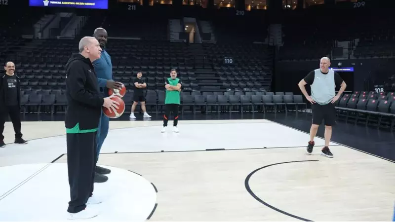 İstanbul'da Tarihi Buluşma: Cumhurbaşkanı Erdoğan ve NBA Efsanesi Shaq Basketbol Sahasında