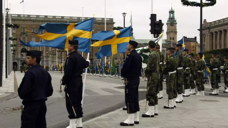 İsveç Grönland'a Asker Gönderiyor: Trump'ın Satın Alma İddialarına Yanıt