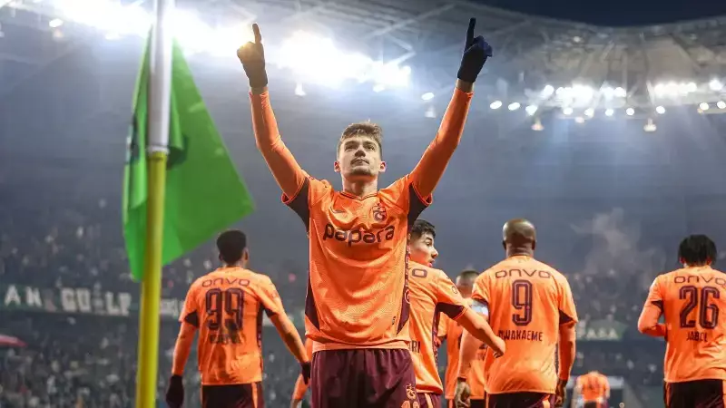 Trabzonspor, Kocaelispor'u Muçi'nin 90+1'deki Golüyle 2-1 Yendi