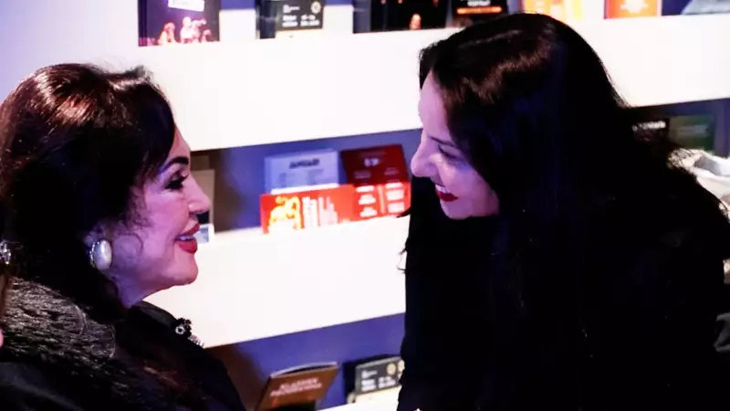 Türkan Şoray Hollanda'da Sevenleriyle Buluştu ve Büyükelçilikte Onuruna Yemek Verildi