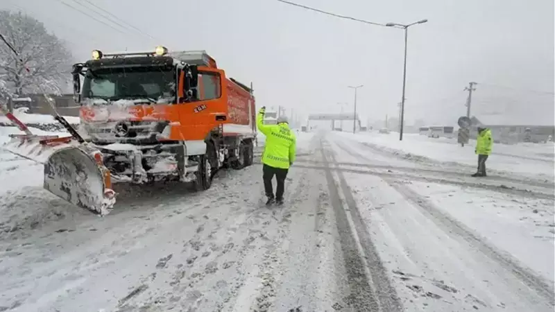 Türkiye'nin Çeşitli Yollarında Bakım ve Onarım Çalışmaları Sürüyor