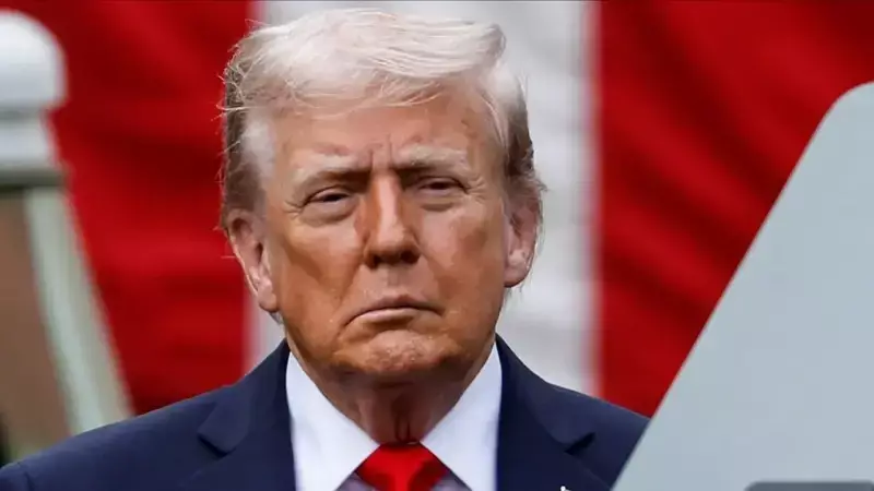 Trump'tan İran'a Donanma Tehdidi: 'Devasa Filo Hızla İlerliyor'