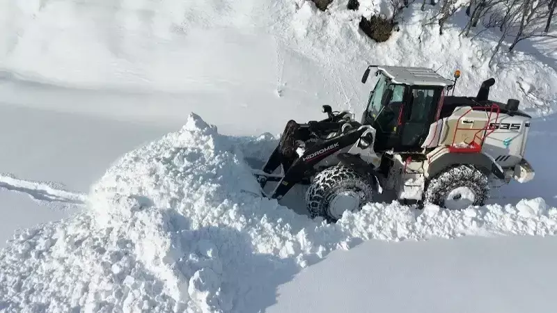 Tunceli'de Kar Yağışı Etkili Oldu: 178 Köy Yolu Ulaşıma Kapandı