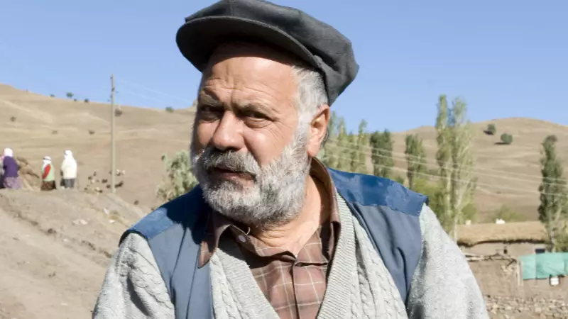 Usta Oyuncu Ali Tutal Yoğun Bakımda: Sağlık Durumu ve Kariyeri