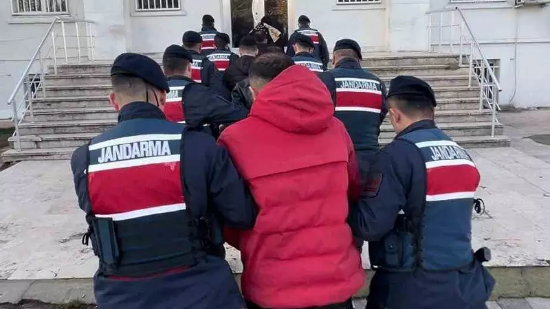 Uzunköprü'de Operasyon: 5 Şüpheli Vergi ve Çocuk İstismarı Yayını Suçlarından Yakalandı