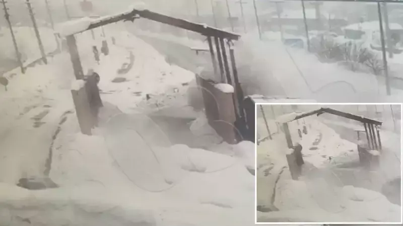 Van'da Kar Yağışında Otobüs Polis Kulübesine Çarptı: 5 Polis Yaralı