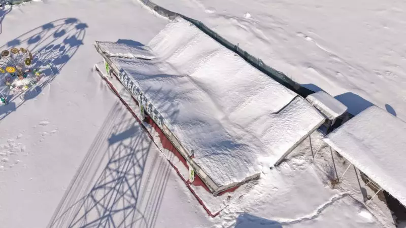 Van'da Kar Yükü Lunapark Çatısını Çökertti: 1 Metre Kar!