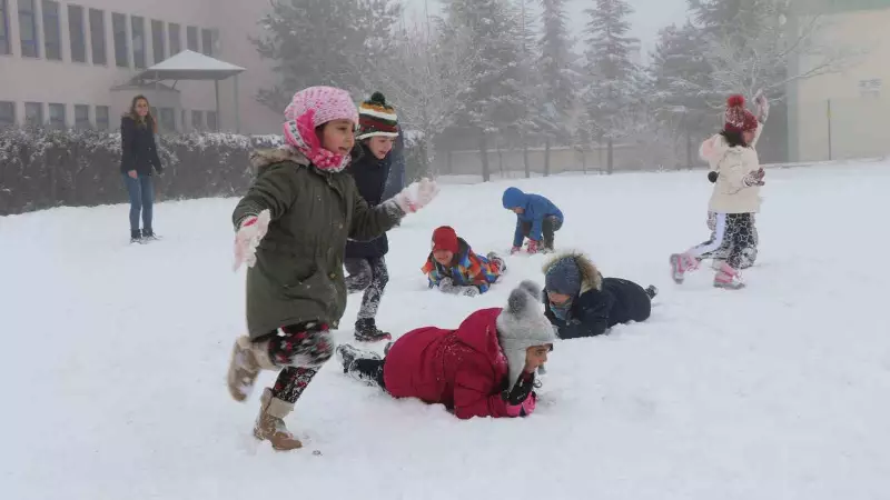 Van'ın Çatak İlçesinde Kar Tatili: 6 Ocak'ta Eğitime Ara Verildi