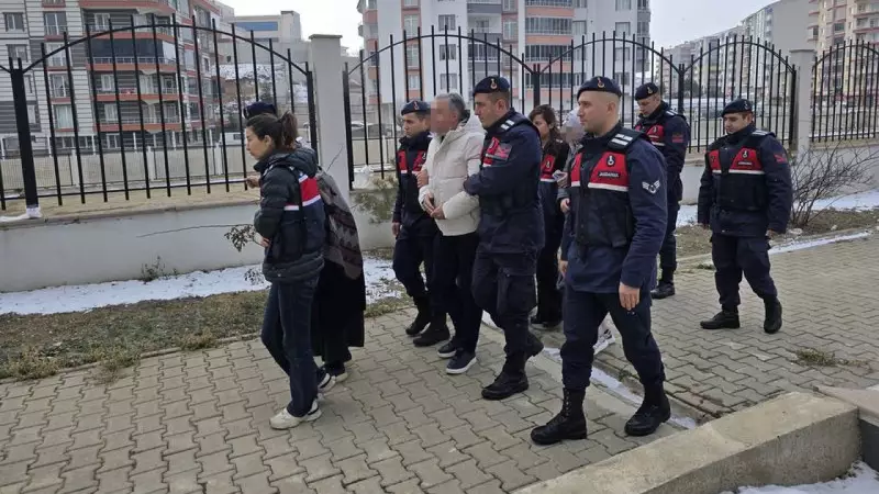 Yozgat'ta 65 Yıl Önce Ölen Kadının Kimliğiyle Dolandırıcılık: 4 Yakın Gözaltında