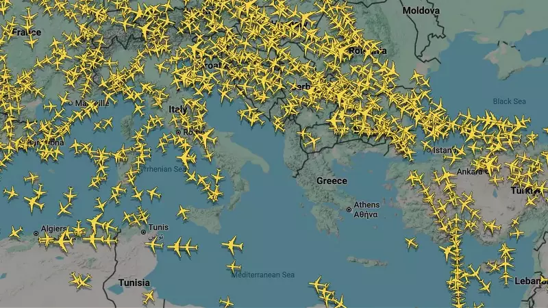 Yunanistan'da Hava Trafik Krizi: 90 Uçuş Etkilendi, Binlerce Yolcu Mağdur
