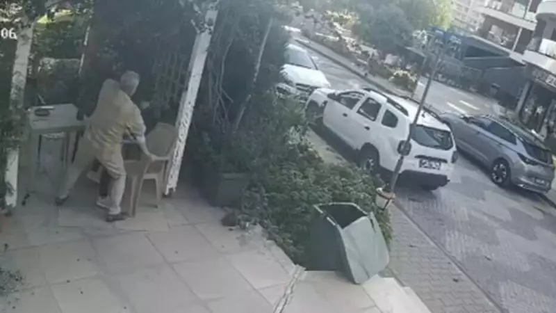 İzmir'de Çiçek Tartışması Sonrası Kadın Ortağını Döven Sanık Tahliye Edildi