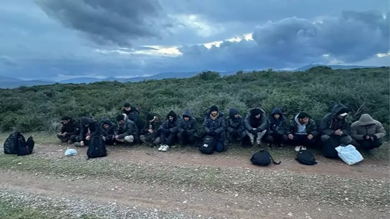 İzmir'de Sahil Güvenlik Operasyonu: 14 Düzensiz Göçmen Yakalandı