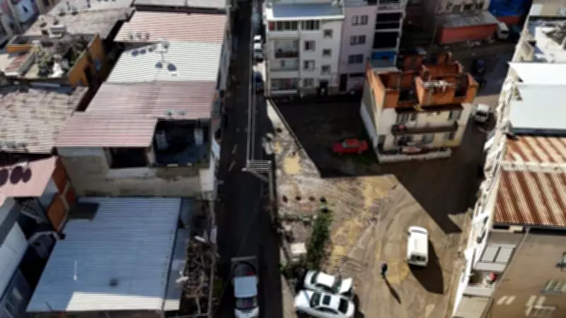 İzmir'de Sel Felaketi: 320 Ev Su Altında Kaldı, Vatandaşlar Mağdur