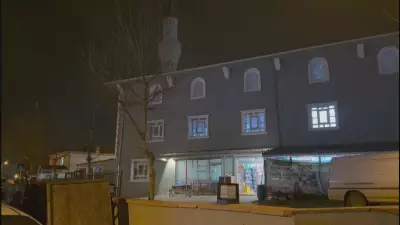 Arnavutköy'de Cami Avlusunda Silahlı Saldırı: 60 Yaşındaki Kişi Yaralandı
