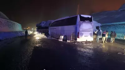Bingöl'de Karlıova'da Otobüs ile TIR Çarpıştı: 3 Yaralı