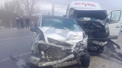 Bolu'da Minibüs ve Otomobil Çarpıştı: 1 Ölü, 9 Yaralı