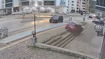 Bursa'da Direksiyon Dersi Korku Dolu Anlar: Fren Yerine Gaza Basıldı