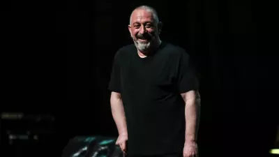 Cem Yılmaz'ın '38 Yaş Ölmek Üzere' Esprisi Sosyal Medyada Fırtına Kopardı