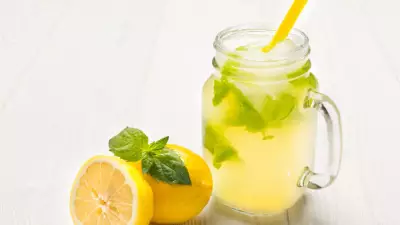 Ev Yapımı Limonata Tarifi: Ferahlatıcı ve Sağlıklı İçecek Nasıl Hazırlanır?