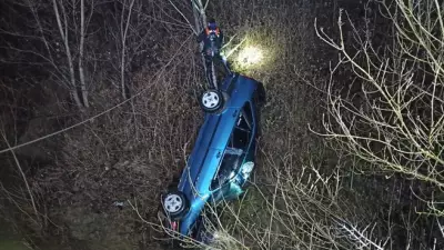 Kocaeli'de Çaya Düşen Otomobilde Baba ve Oğlu Hayatını Kaybetti