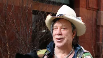 Mickey Rourke Sokakta Kalma Tehlikesiyle Karşı Karşıya: Borçlar ve Gurur Çatışması