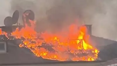 Orta Mahalle'de 5 Katlı Binada Yangın: Rüzgar Alevleri Yeniden Canlandırdı