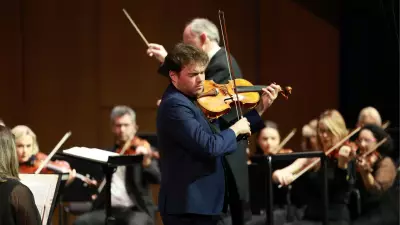 Timothy Ridout, İstanbul'da Unutulmaz Bir Viyola Gecesi Yaşattı