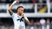 Neymar'ın Santos'ta Kalışı Uzuyor: 2026'ya Kadar Yeni Sözleşme