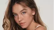 Sydney Sweeney İç Çamaşırı Markasını Kendi Üzerinde Tanıttı, Hollywood Tabelası Skandalı Devam Ediyor