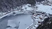 Uzungöl Buz Tuttu: Karadeniz'in İncisi Kış Manzarasıyla Büyülüyor