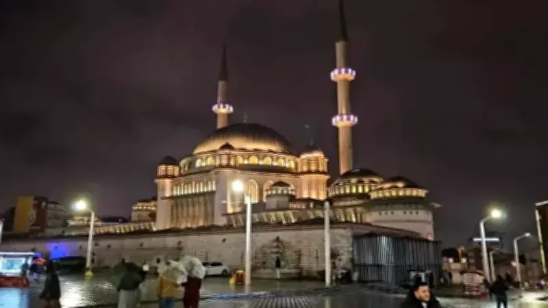 2026 Ramazan'ında İstanbul İmsakiyesi: 25 Şubat'ta İmsak 06.13, İftar 18.56