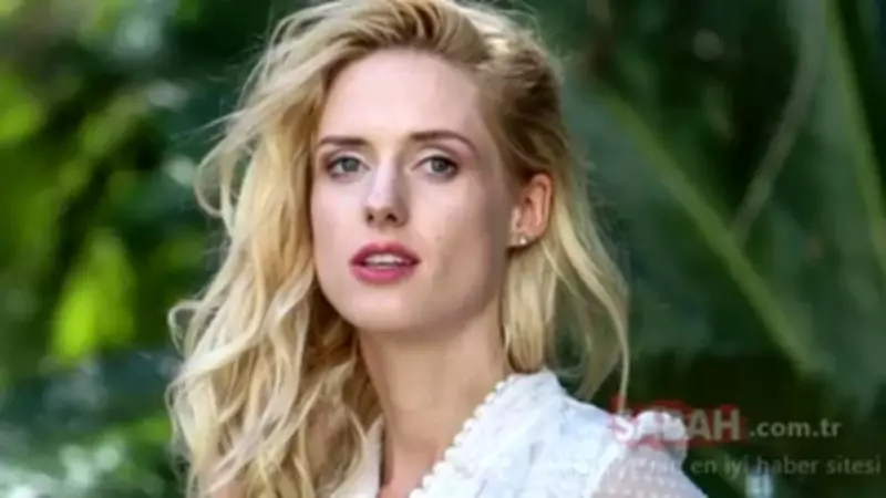 4 Çocuk Annesi Alman Oyuncu Wilma Elles, Defilede Podyuma Çıktı ve Yıldız Gibi Parladı