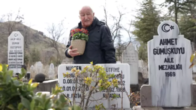 64 Yıllık Aşkın Hüzünlü Vedası: Ahmet Dede'nin Mezar Başındaki Hasreti