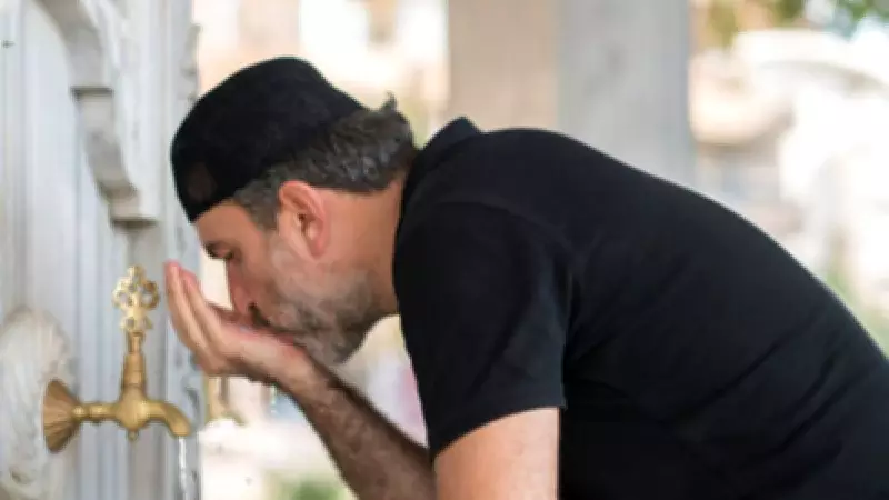 Abdest Alırken Su Yutmak Orucu Bozar mı? Diyanet Açıklaması ve Detaylar