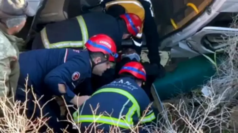 Adana'da Feci Kaza: Kamyonet Dereye Uçtu, Sürücü Hayatını Kaybetti