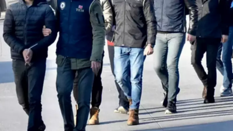 Adana'da FETÖ'ye Para Aktaran Sanığa 4 Yıl 2 Ay Hapis Cezası