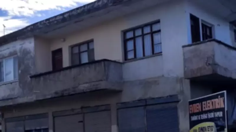 Adana'da Korkutan Zehirlenme: Baba ile Oğlu Sobadan Sızan Gazdan Etkilendi