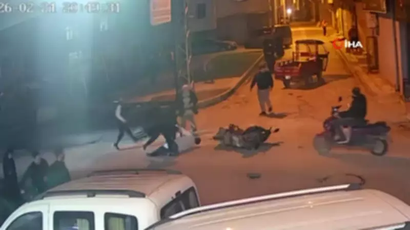 Adana'da Motosiklet Kazası: Çarpışma Anı Güvenlik Kamerasında