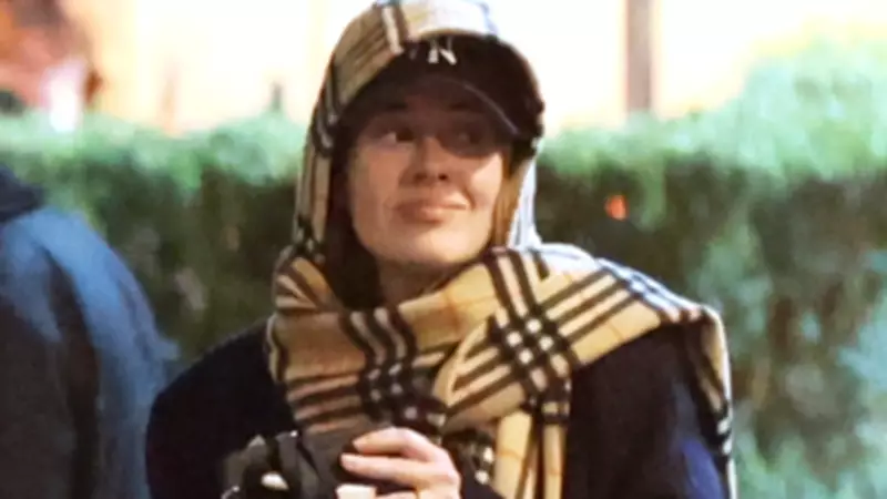 Adele Roma'da İlk Film Çekiminde Tanınmamak İçin Gizlenmeye Çalıştı