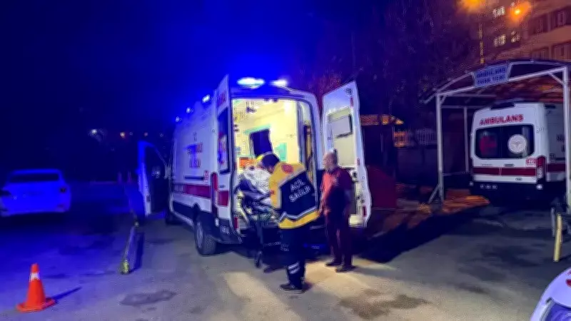 Adıyaman'da Pikap Aracı Şarampole Devrildi: 5 Kişi Yaralandı